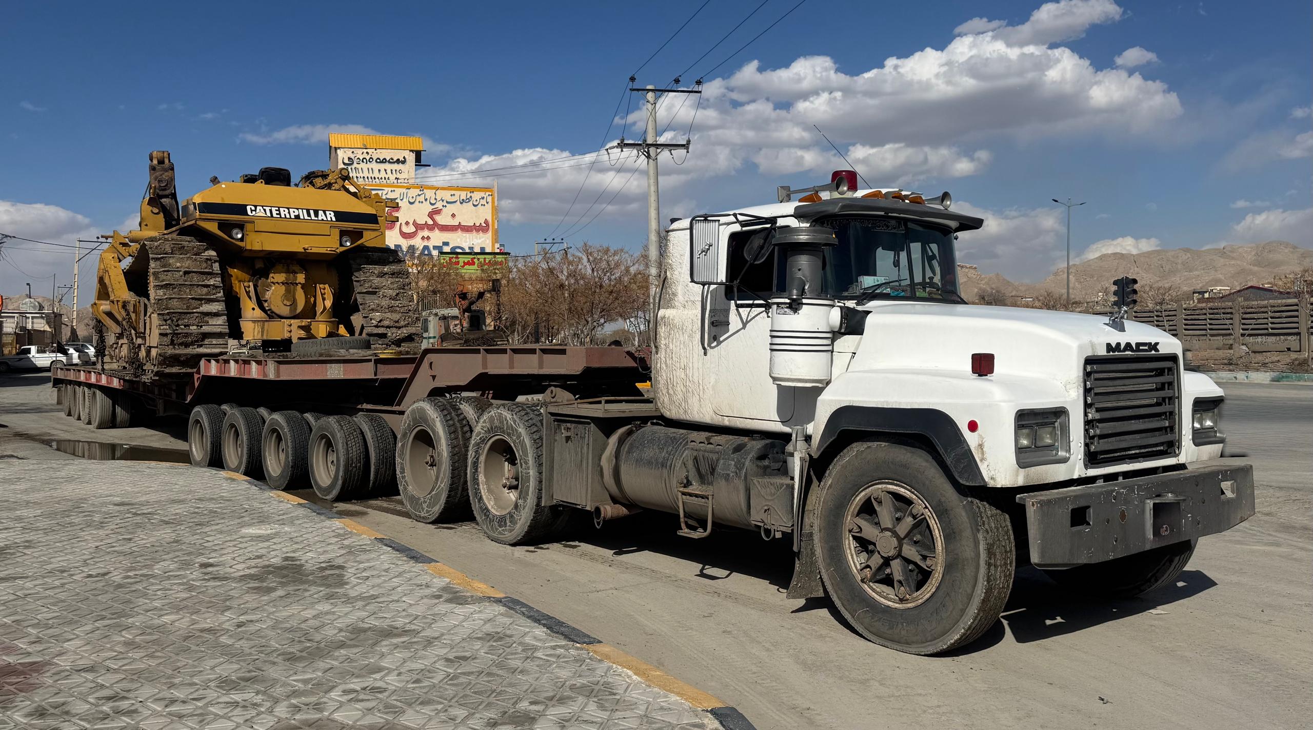  باربری کمرشکن و حمل بار ترافیکی — راهنمای جامع حمل بارهای سنگین و فوق‌سنگین